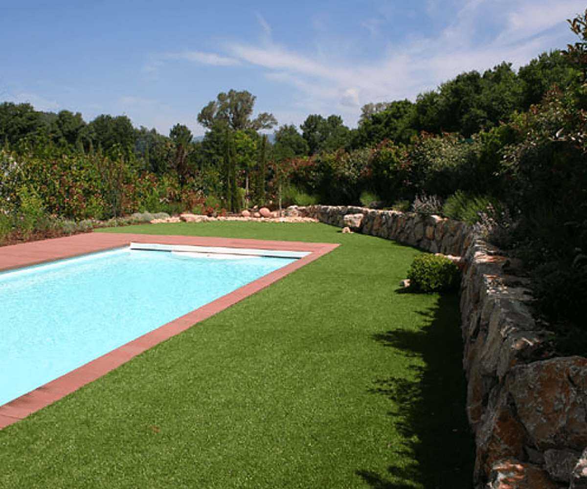 Grama Sintética 30mm Semelhante a Natural Para Piscinas Uso Interno e Externo Incomparável Qualidade